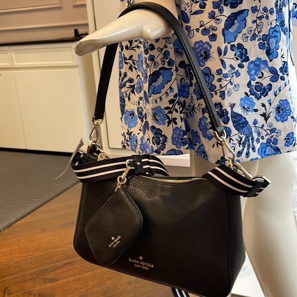 Kate Spade Rosie Shoulder Bag With Tech Attachment AirPod
Black
NWT - Picture 10 of 16